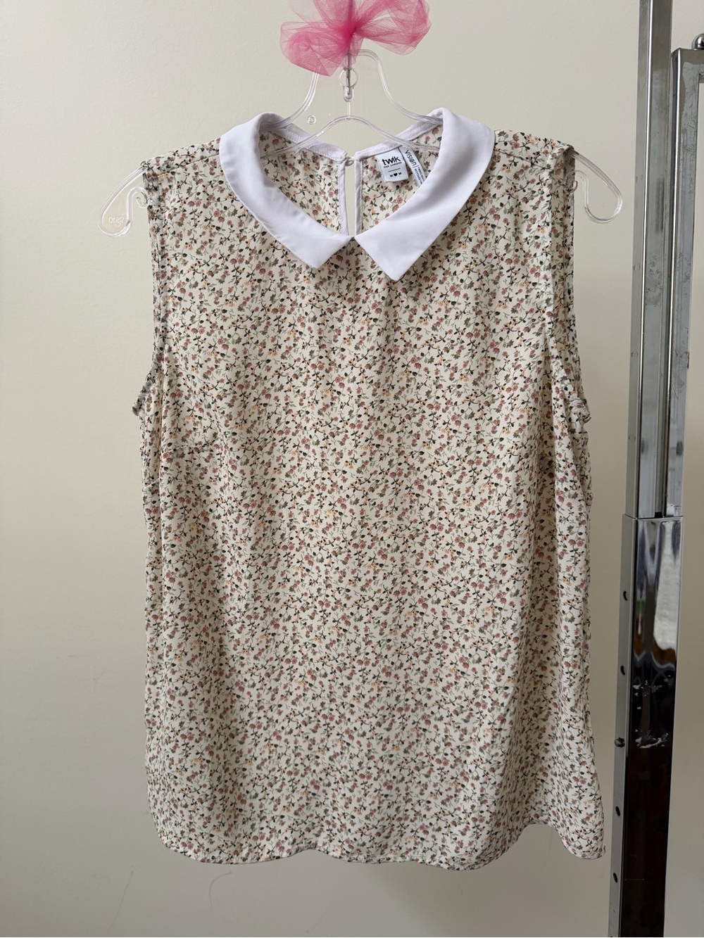 Simons Cream Floral Sleeveless Blouse with White Peter Pan Collar
